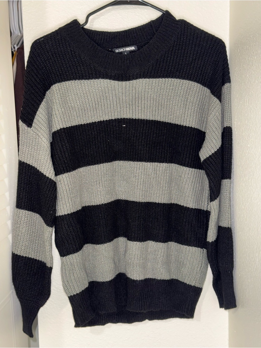 Fashion Nova Women’s Black and Gray Wide Stripe Crewneck Sweater